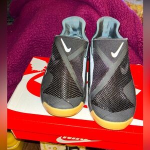 Nike Go FlyEase, Women’s Size-7.5, Men’s Size-6, New In Box